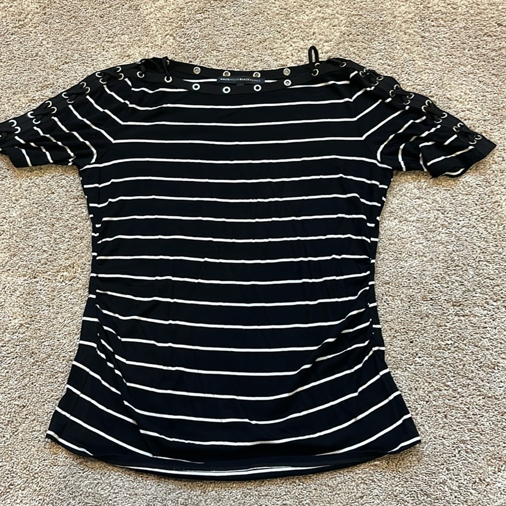 From White House, black market size women’s medium